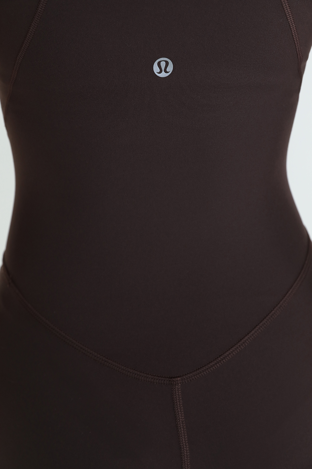 תמונת תקריב דוגמן של Align™ Bodysuit 6