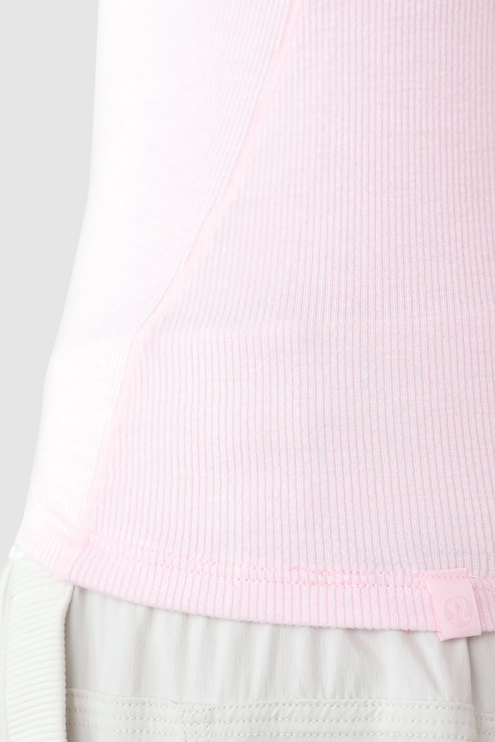 תמונת תקריב דוגמן של Hold Tight Thin Strap Racerback Tank Top