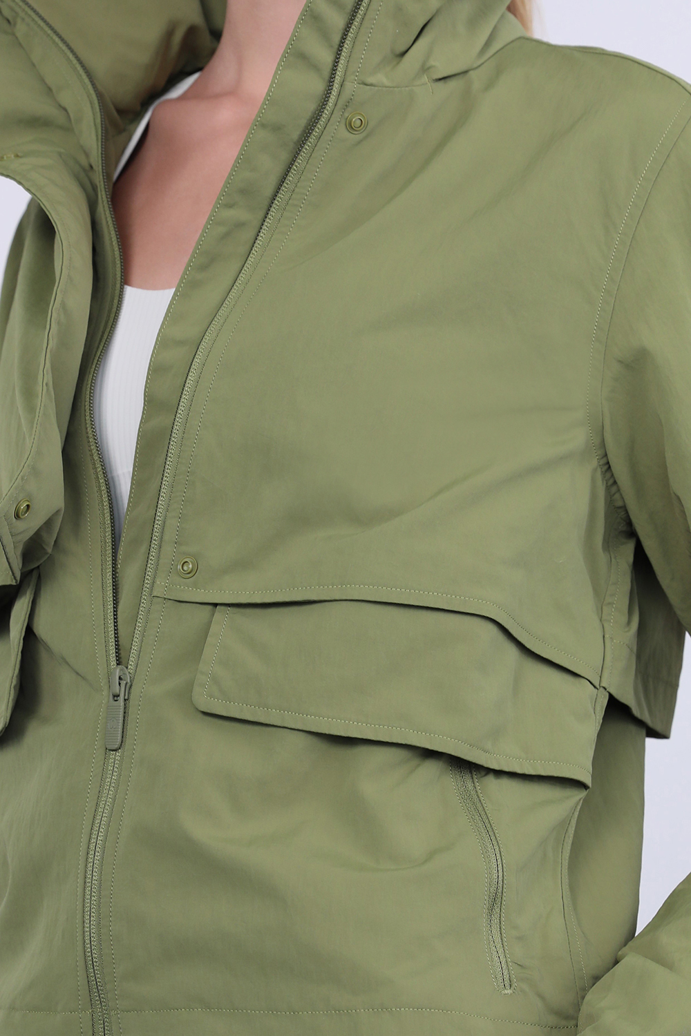 תמונת תקריב דוגמן של Always Effortless Jacket
