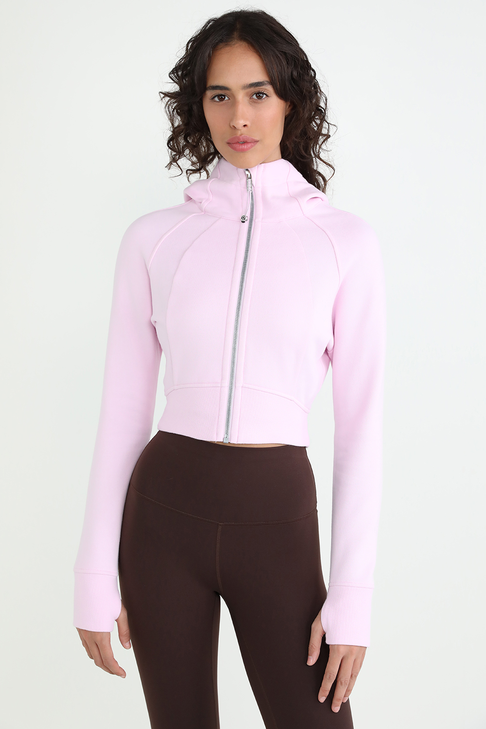 תמונת דוגמן קידמית של Scuba Full-Zip Cropped Hoodie