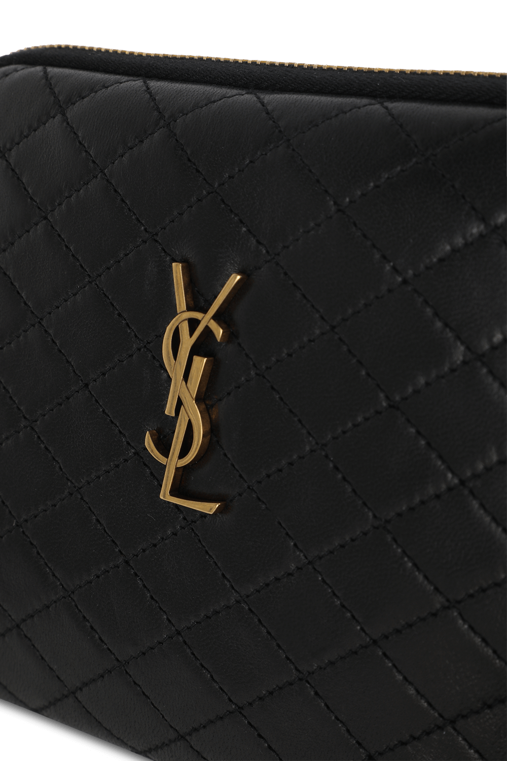 תמונת תקריב של תיק פאוץ' מעור SAINT LAURENT