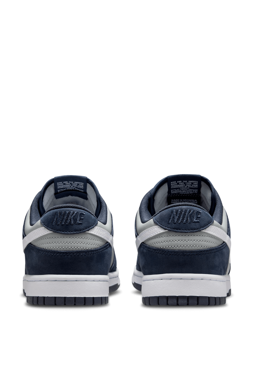 נעלי סניקרס NIKE