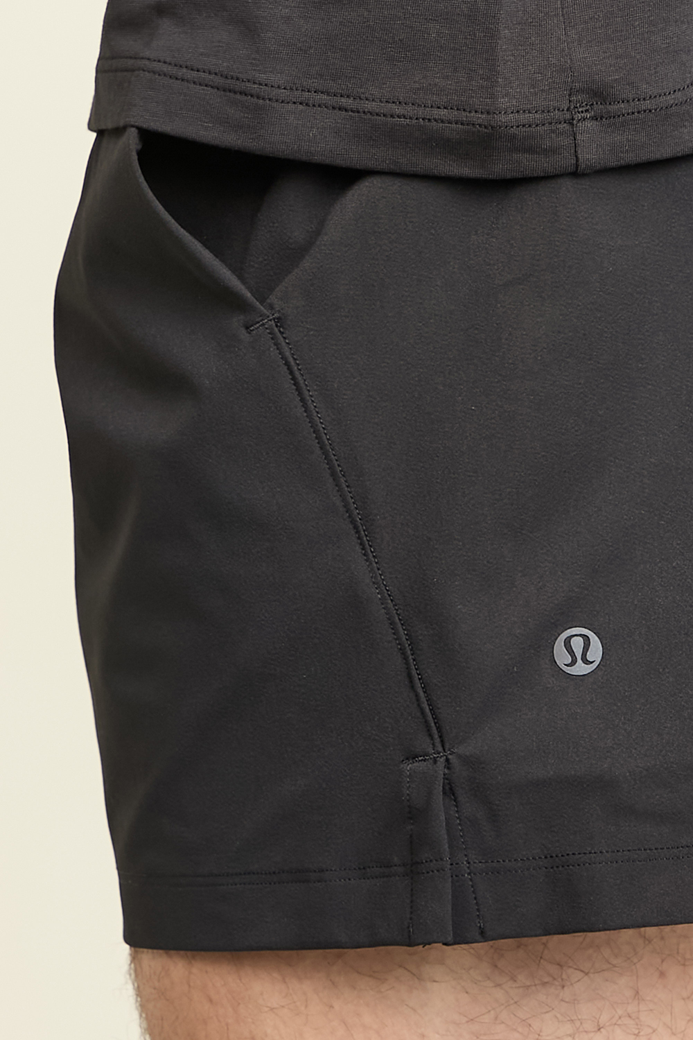 תמונת תקריב דוגמן של Zeroed In Linerless Short 5`` LULULEMON