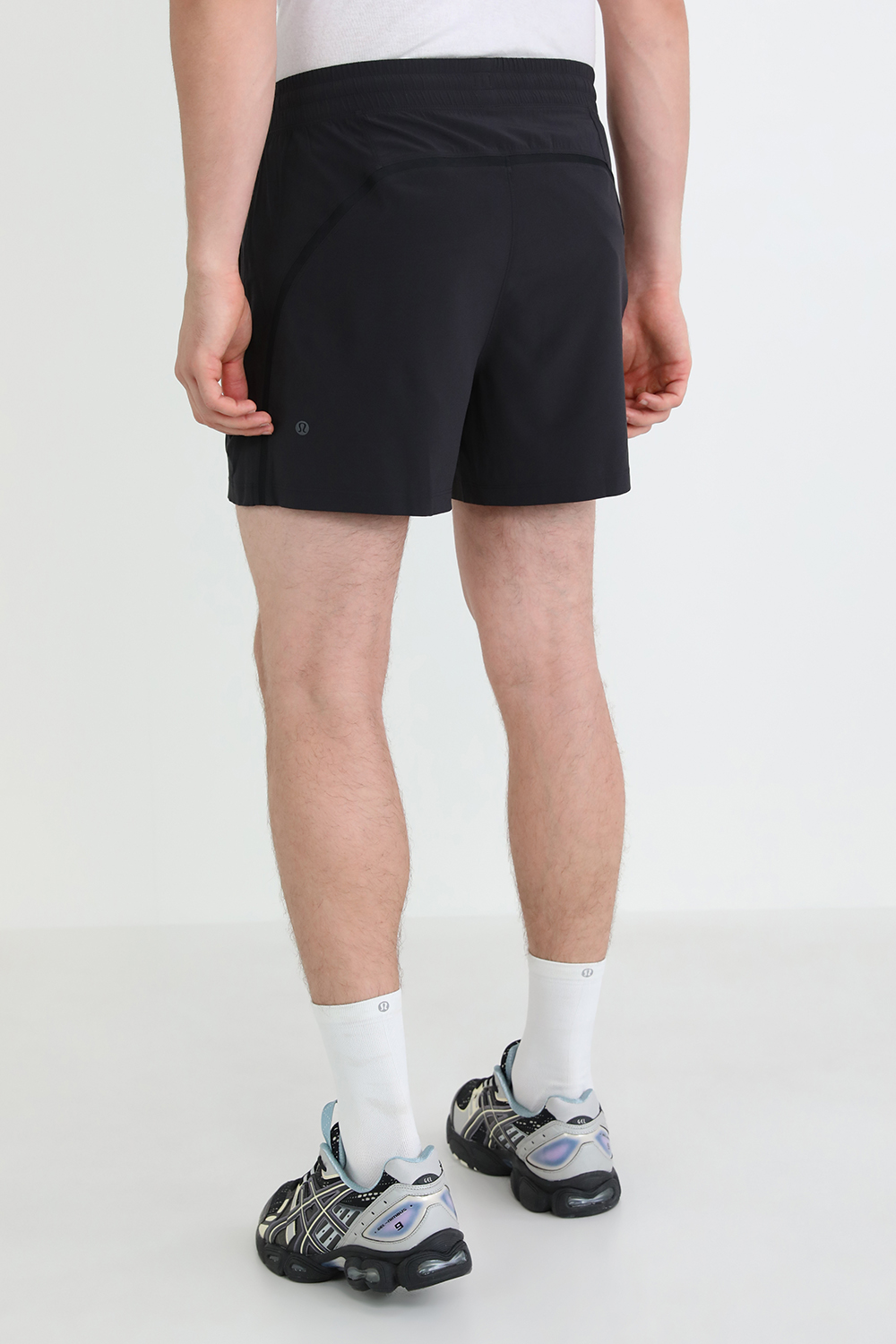 תמונת דוגמן אחורית של Pace Breaker Short 5