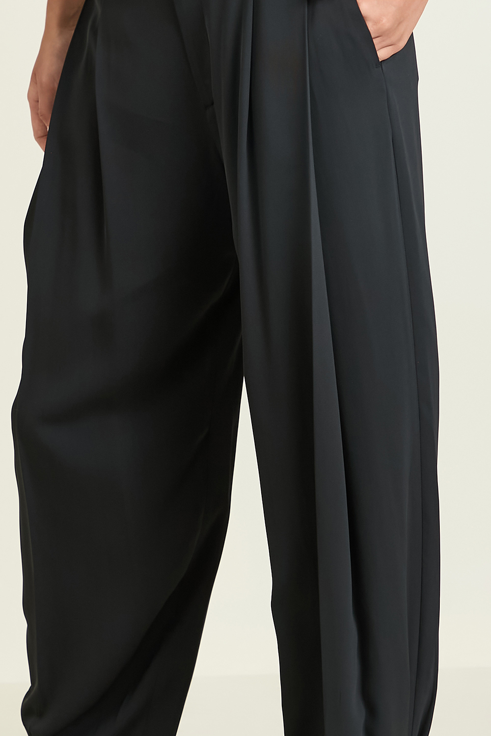תמונת תקריב דוגמן של מכנסיים ארוכים RAG & BONE