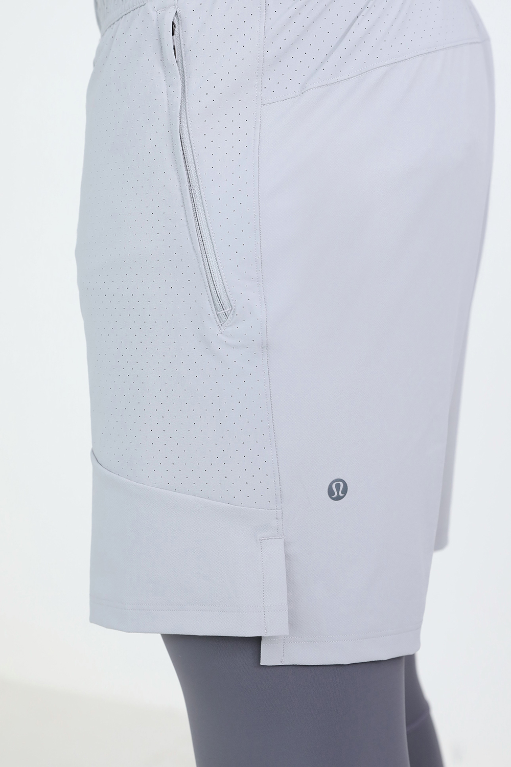 תמונת תקריב דוגמן של License to Train Tight 21 LULULEMON
