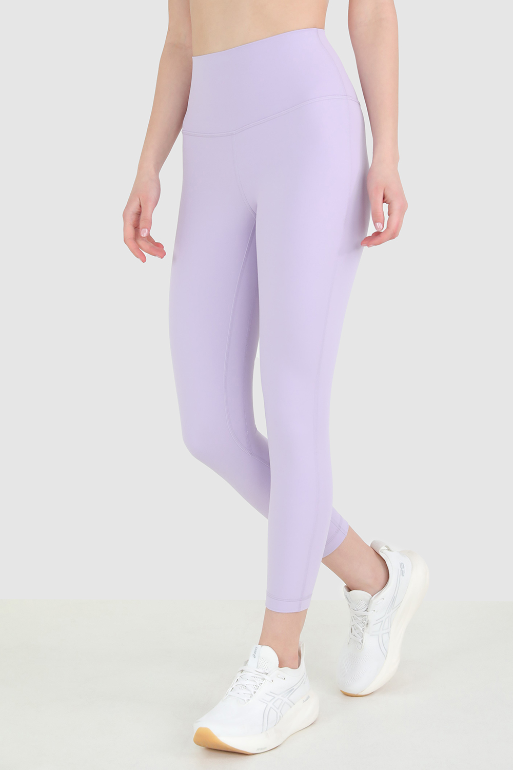 תמונת דוגמן קידמית של Align HR Crop 23 LULULEMON