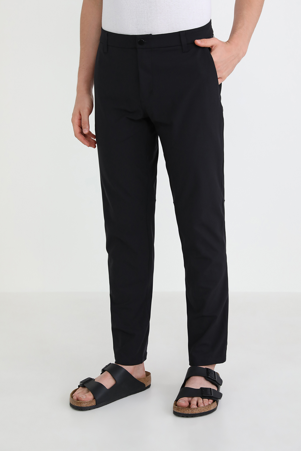 תמונת דוגמן קידמית של Commission Classic-Tapered Golf Pant 32