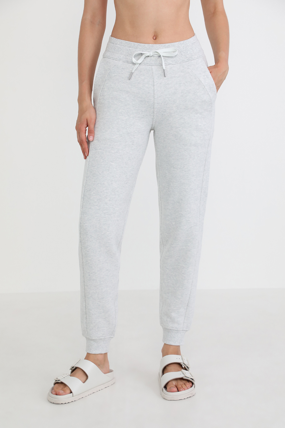 תמונת דוגמן קידמית של Scuba High-Rise Jogger