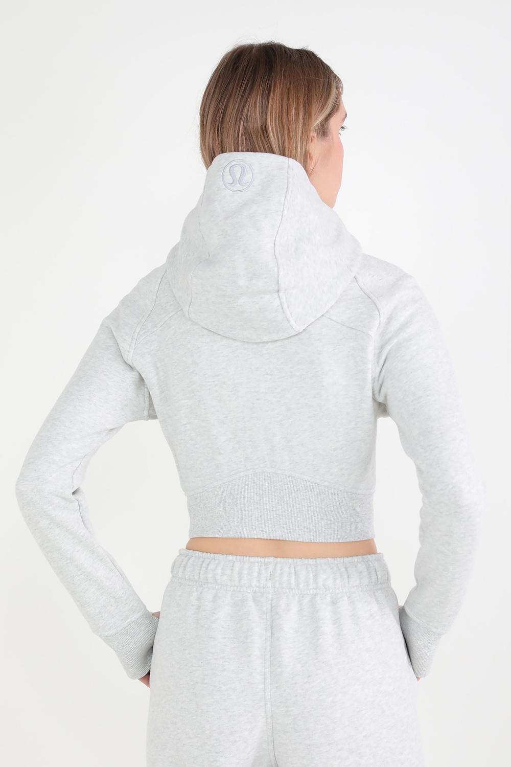 תמונת דוגמן אחורית של Scuba Full-Zip Cropped Hoodie LULULEMON