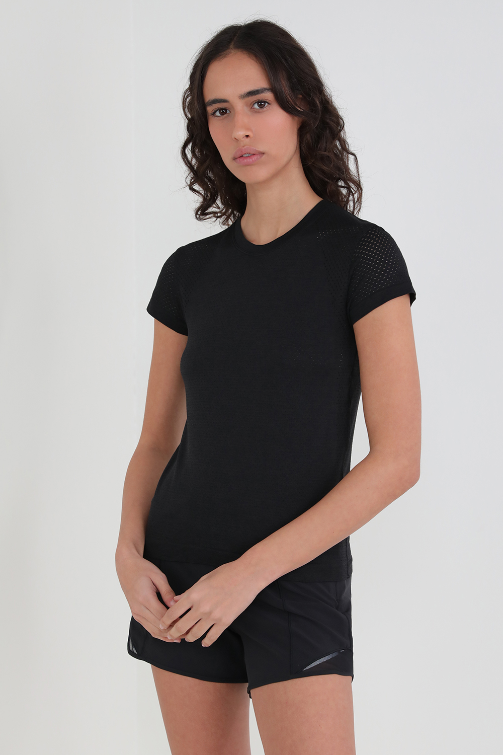 תמונת דוגמן קידמית של Train to Be Short-Sleeve Shirt