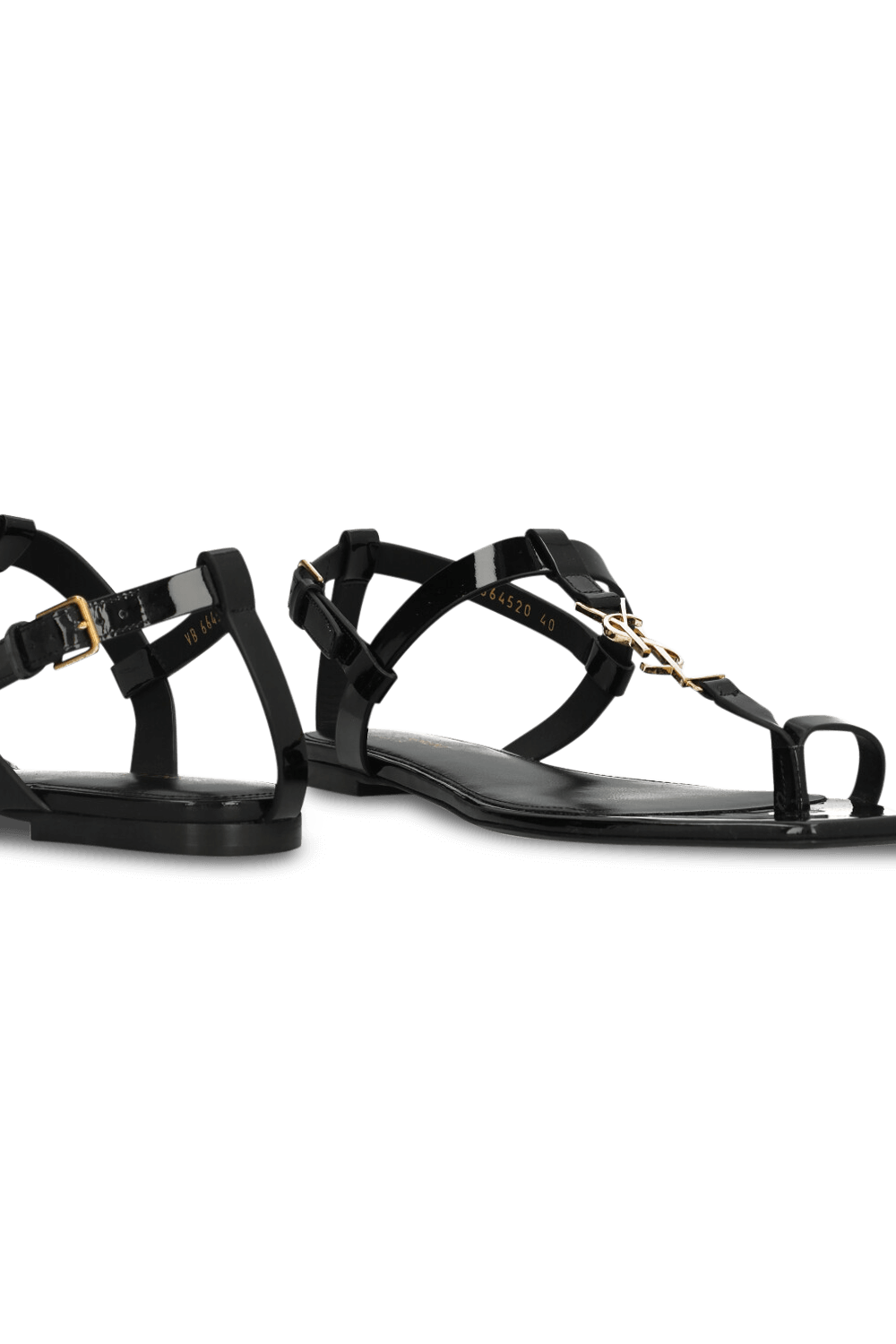 תמונת תקריב של סנדלים SAINT LAURENT