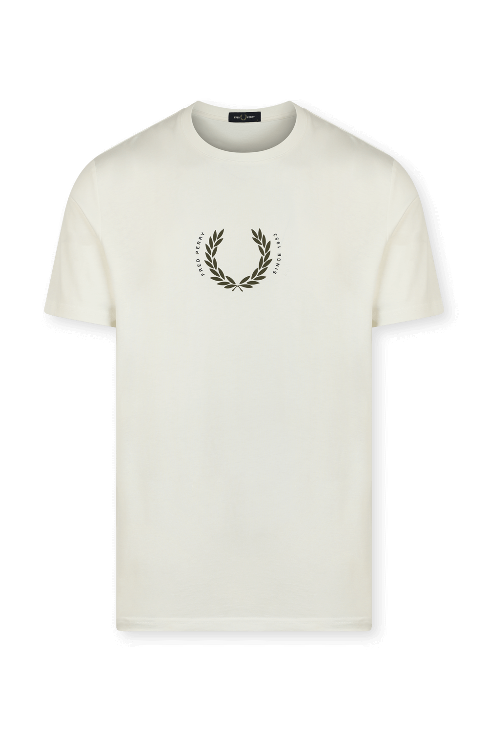 תמונה קידמית של חולצת טי לבנה עם הדפס רינגר FRED PERRY