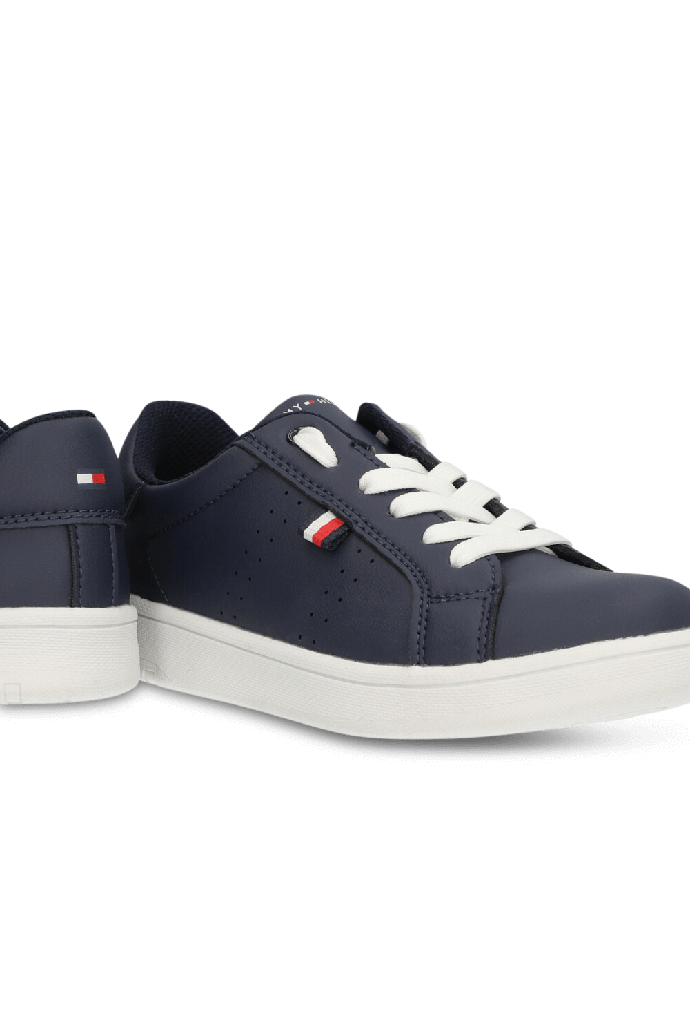 תמונת תקריב של נעלי סניקרס - מידות 30-34 TOMMY HILFIGER KIDS