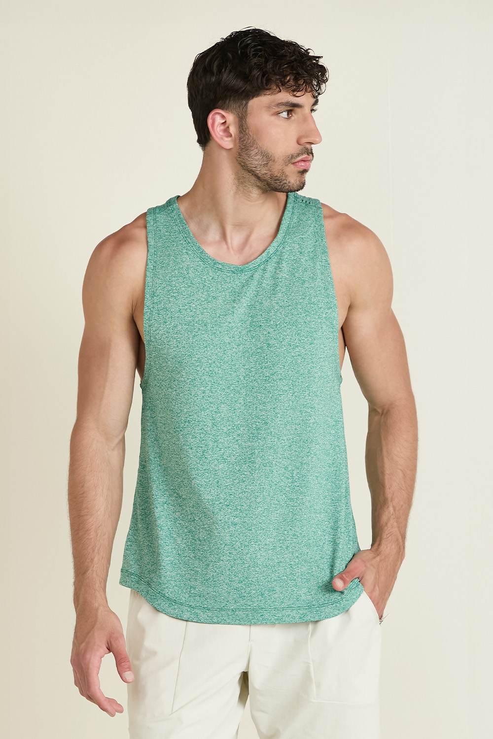 תמונת דוגמן קידמית של License to Train Tank Top LULULEMON