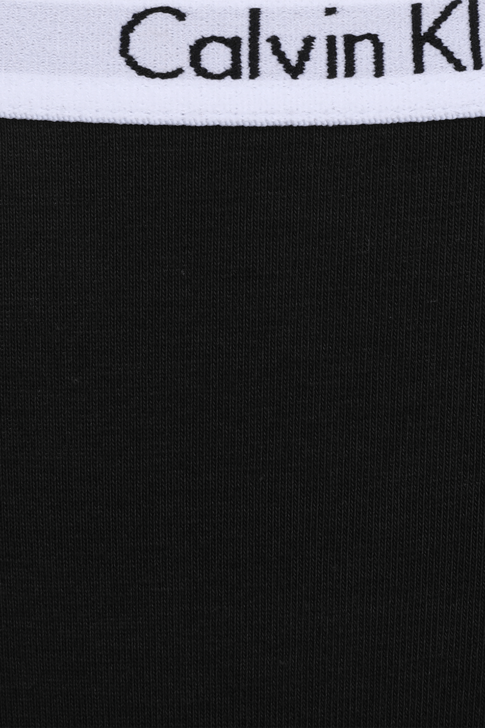 תמונת תקריב של תחתוני חוטיני מכותנה CALVIN KLEIN