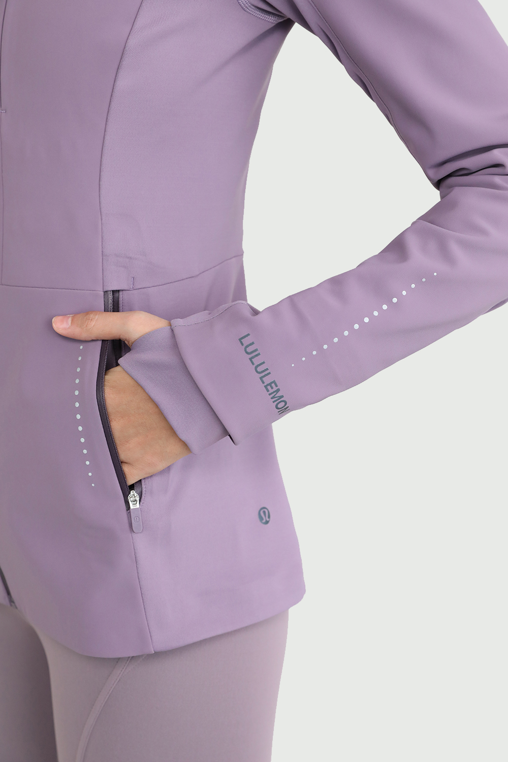 תמונת תקריב דוגמן של Cross Chill Jacket