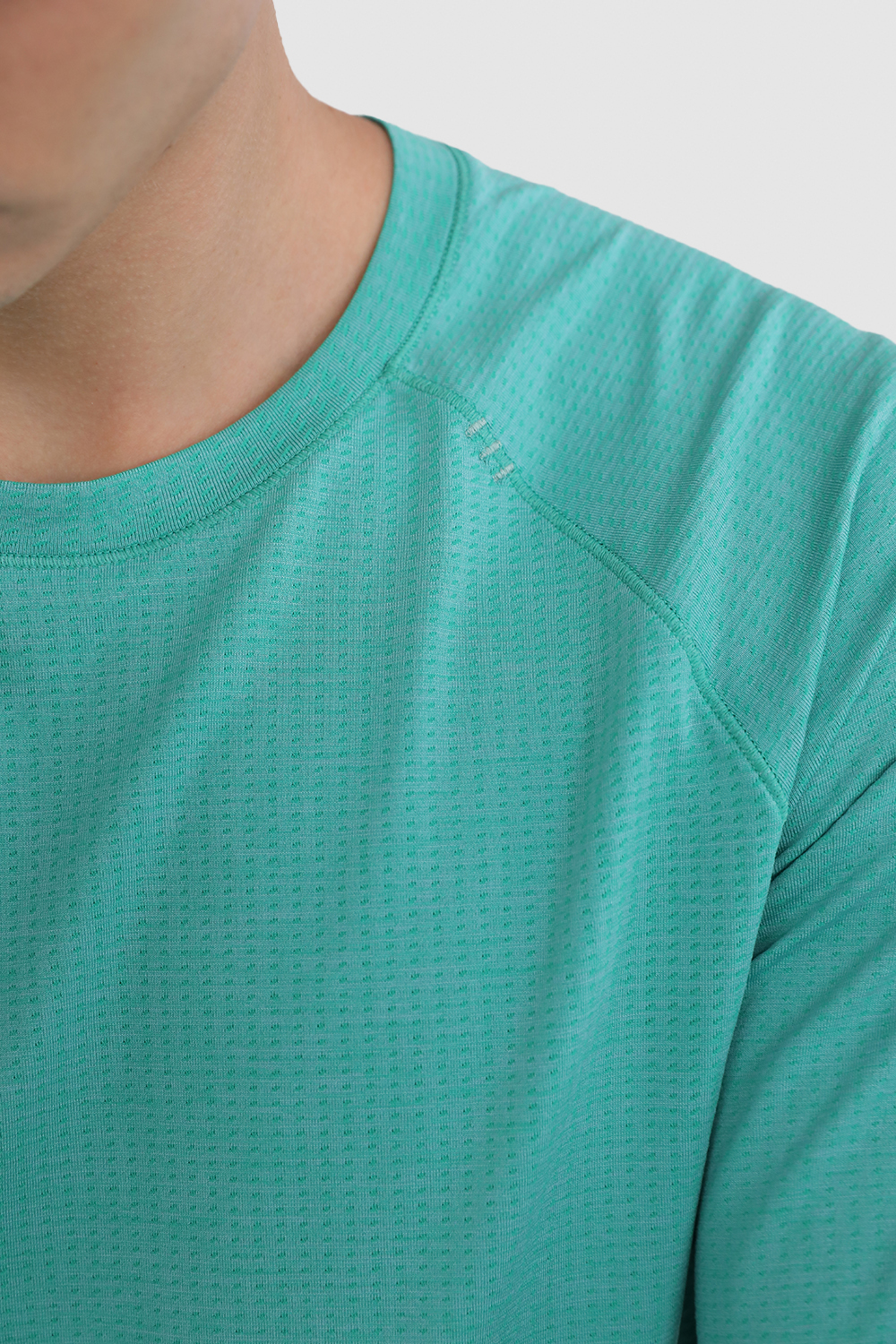 תמונת תקריב דוגמן של Metal Vent Tech Long-Sleeve Shirt