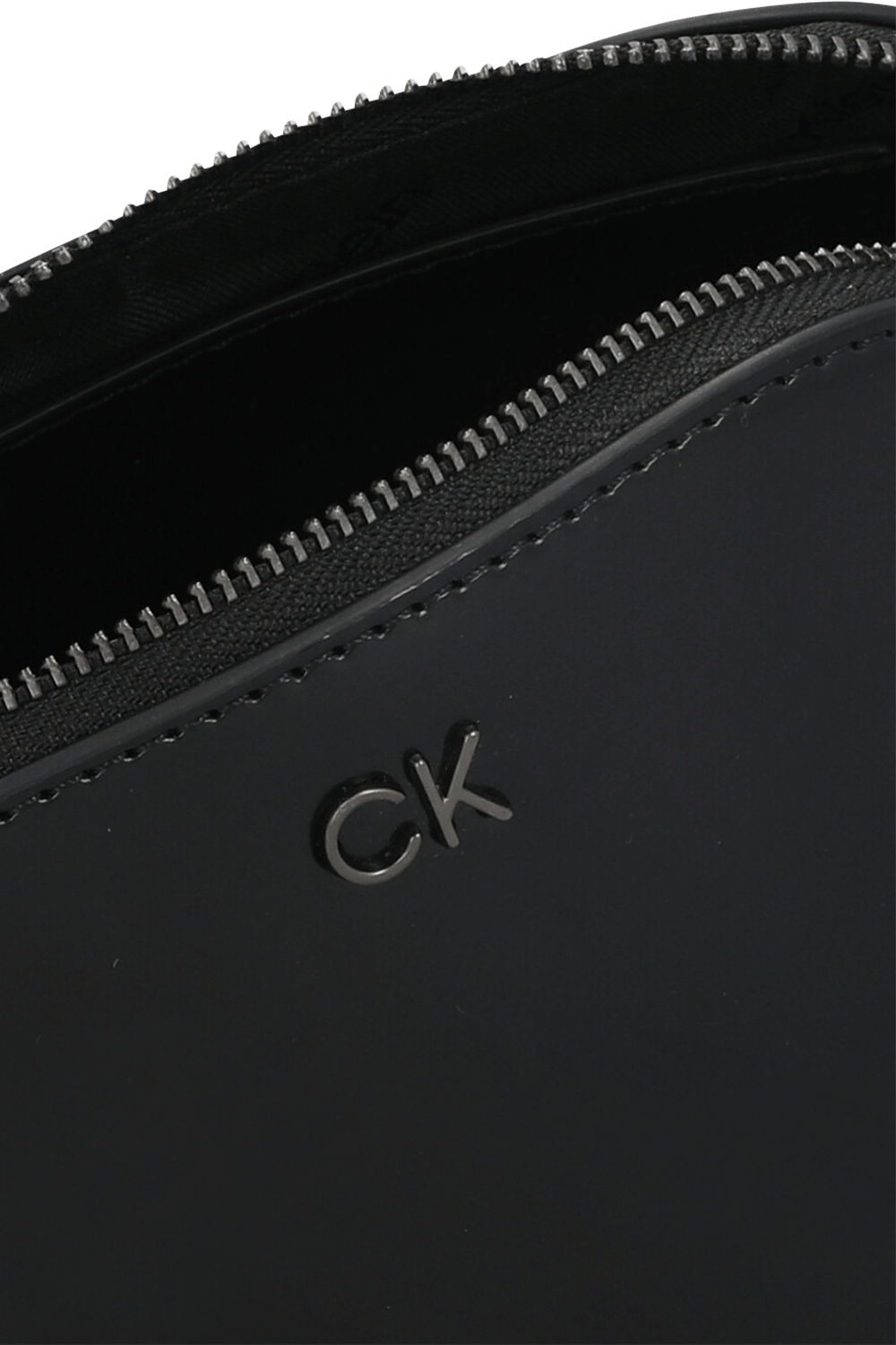 תמונת פנים של תיק איפור קטן CALVIN KLEIN
