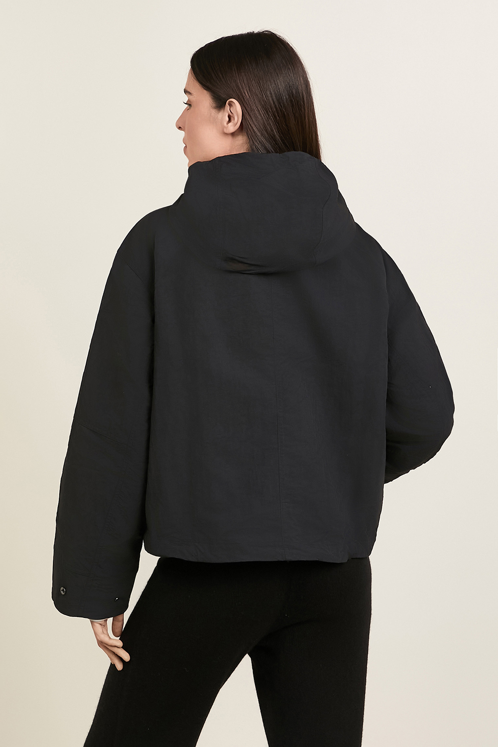 תמונת דוגמן אחורית של Hooded Utility Jacket LULULEMON