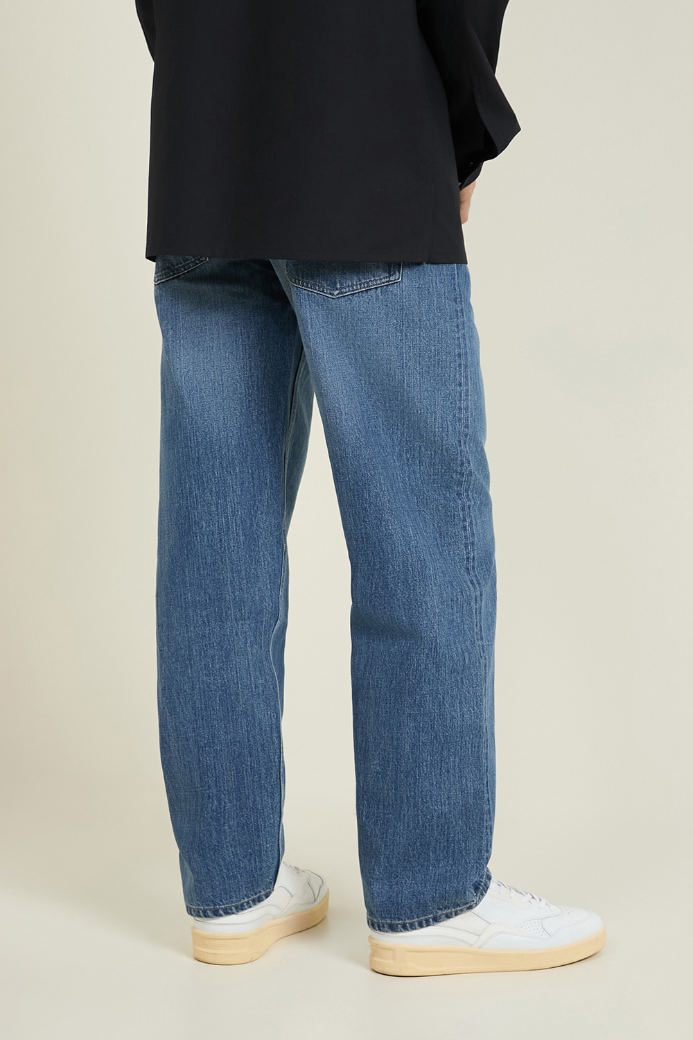 תמונת דוגמן אחורית של מכנסי ג'ינס JIL SANDER