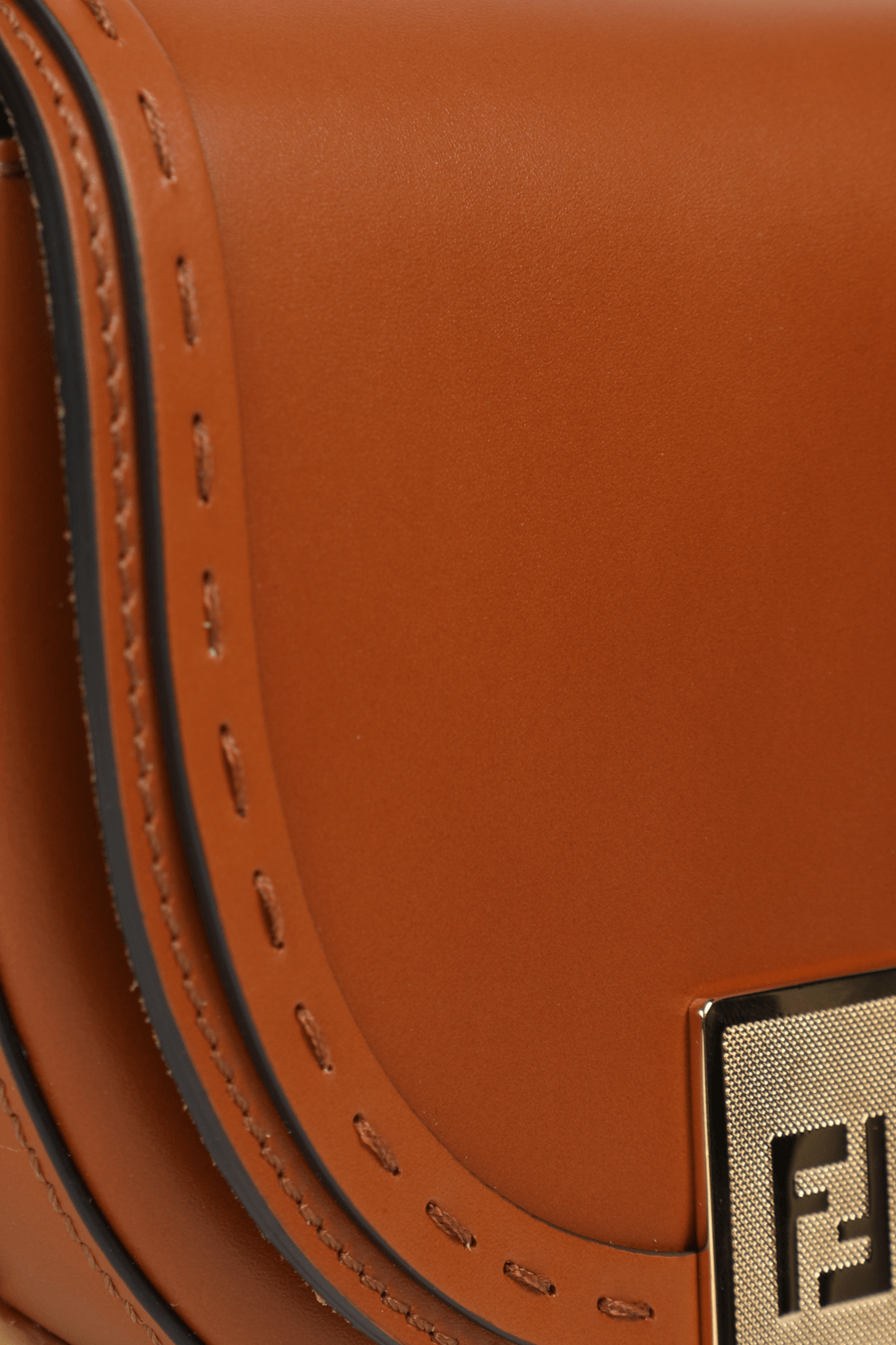 תמונת תקריב של Moonlight Bag in Brown Leather FENDI