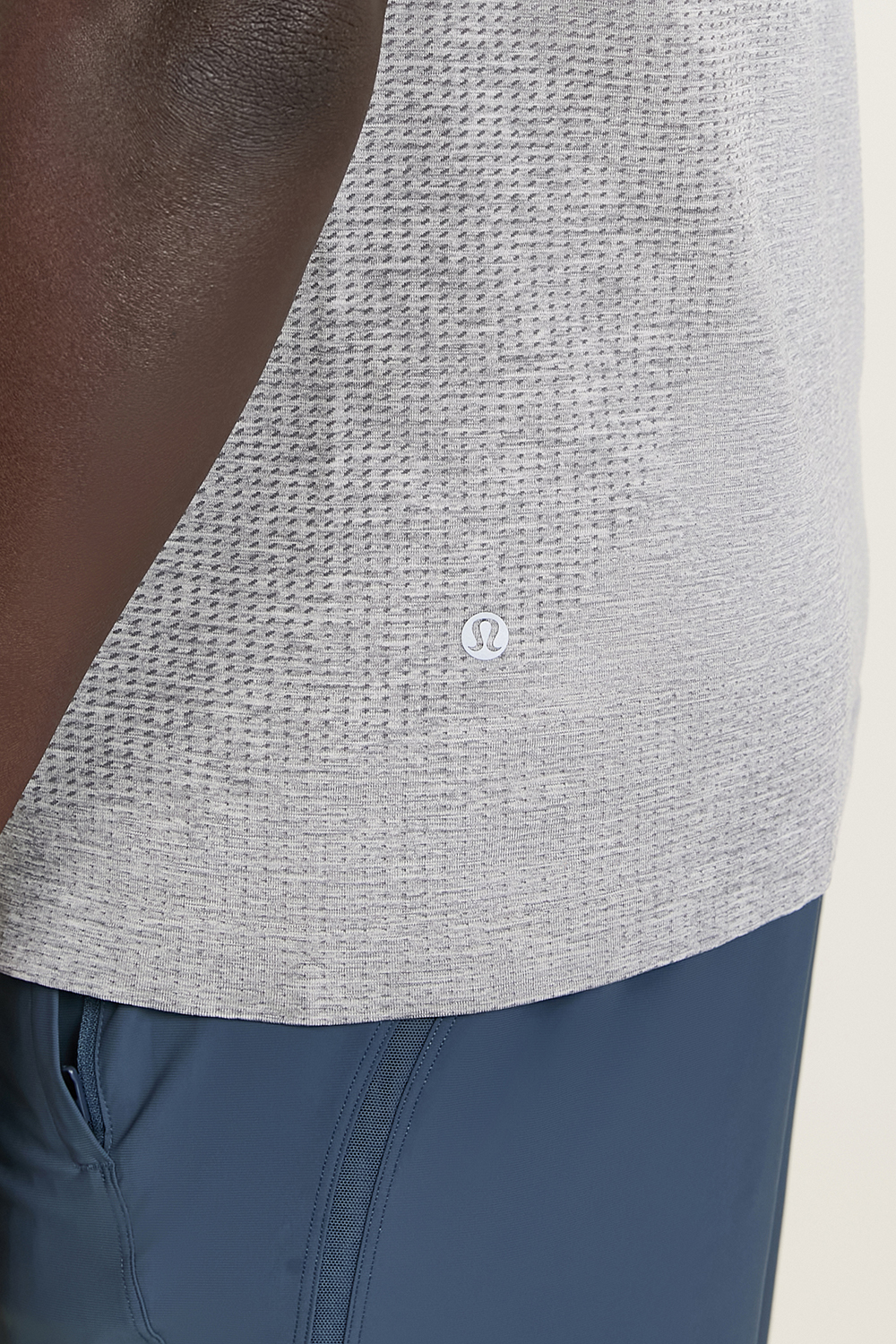 תמונת תקריב דוגמן של Metal Vent Tech Short Sleeve LULULEMON