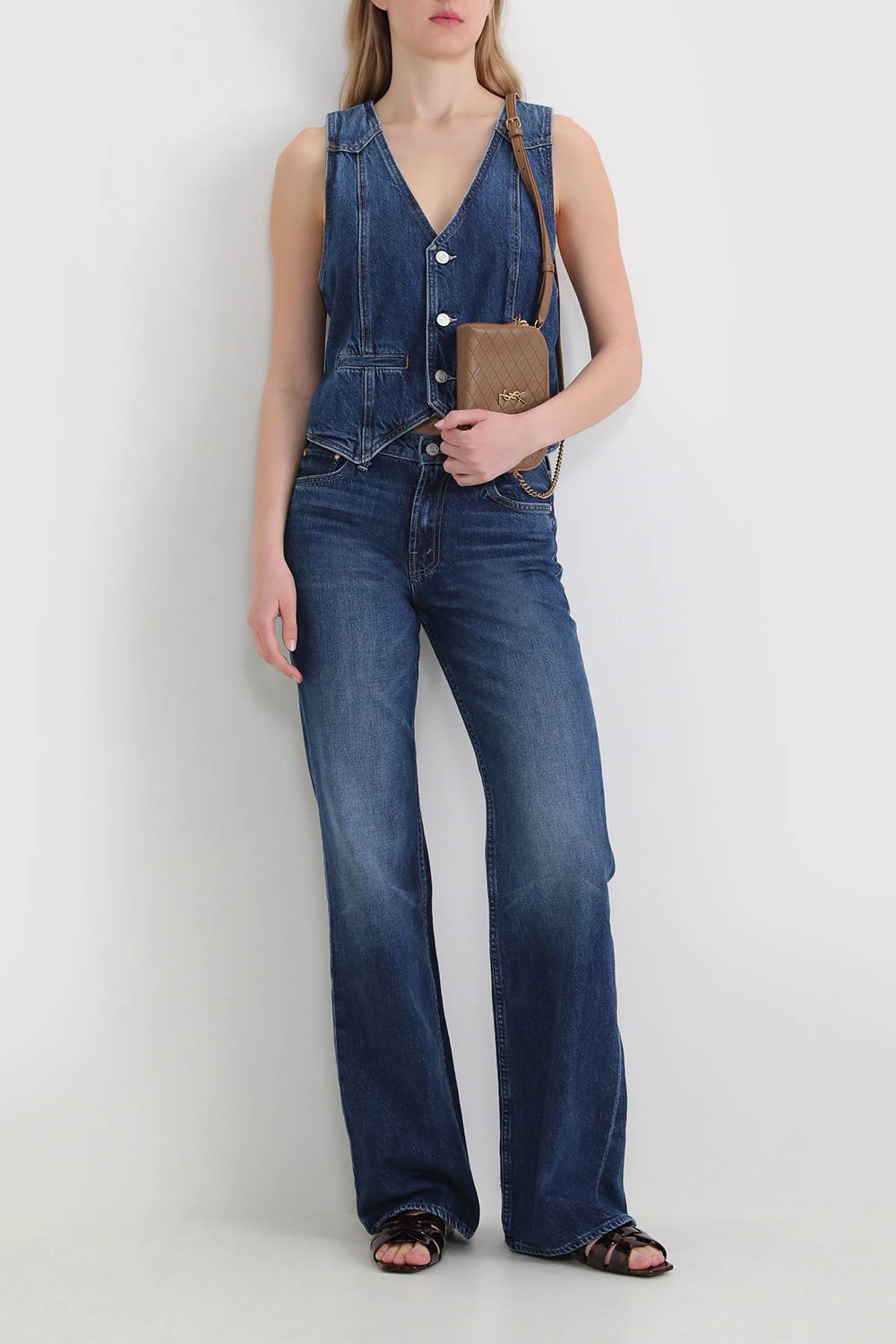 תמונת דוגמן קידמית של סנדלי סליידס SAINT LAURENT