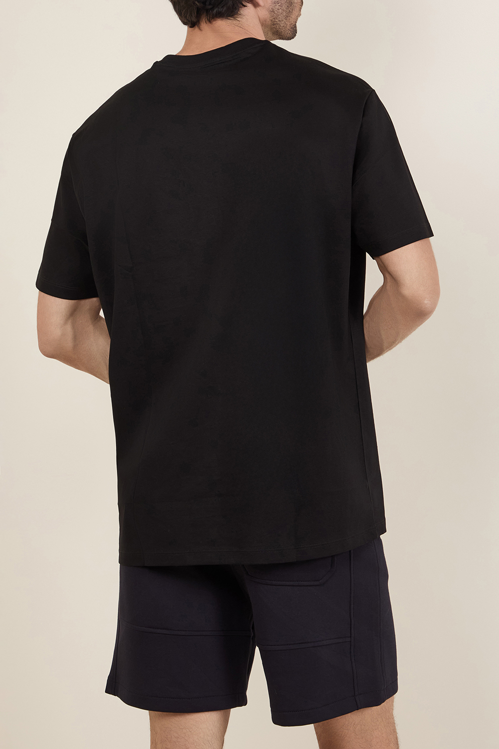 תמונת דוגמן אחורית של חולצת טי ARMANI EXCHANGE