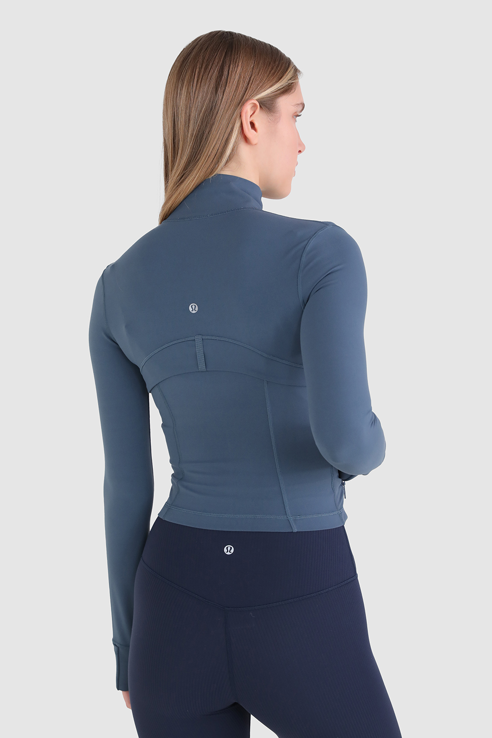 תמונת דוגמן אחורית של Define Cropped Jacket Nulu LULULEMON