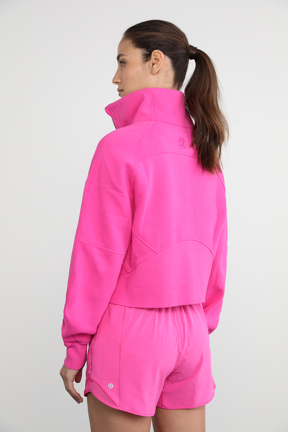 תמונת דוגמן אחורית של Scuba Oversized Funnel Neck