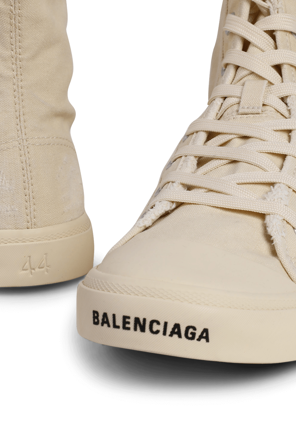 תמונת תקריב של סניקרס במראה משופשף BALENCIAGA
