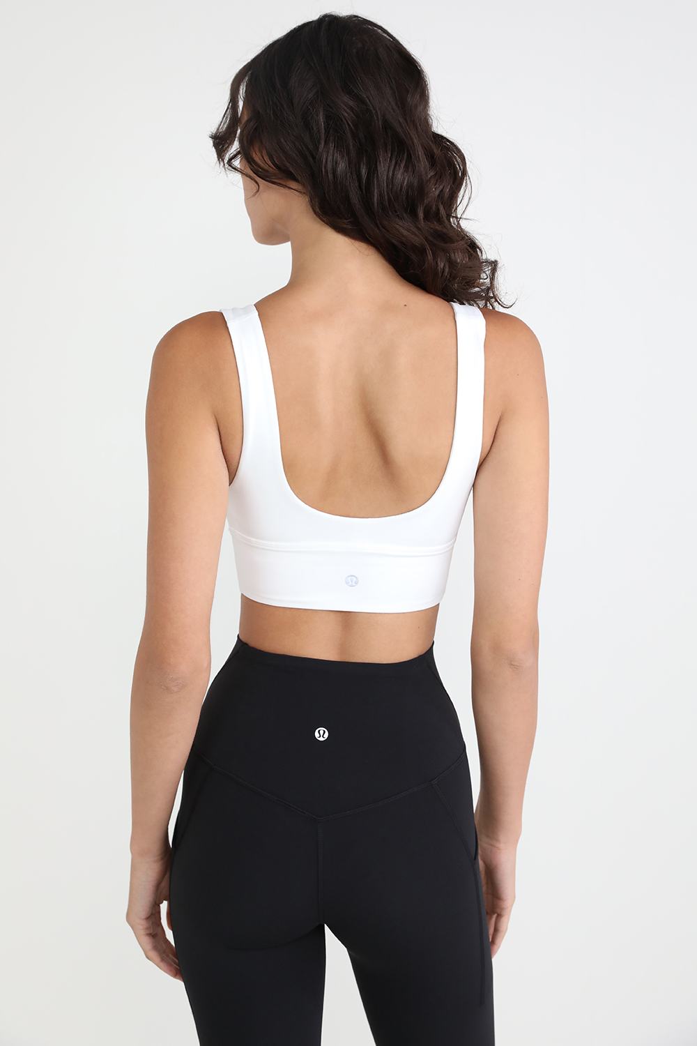 תמונת דוגמן אחורית של Align V Neck Bra C/D LULULEMON