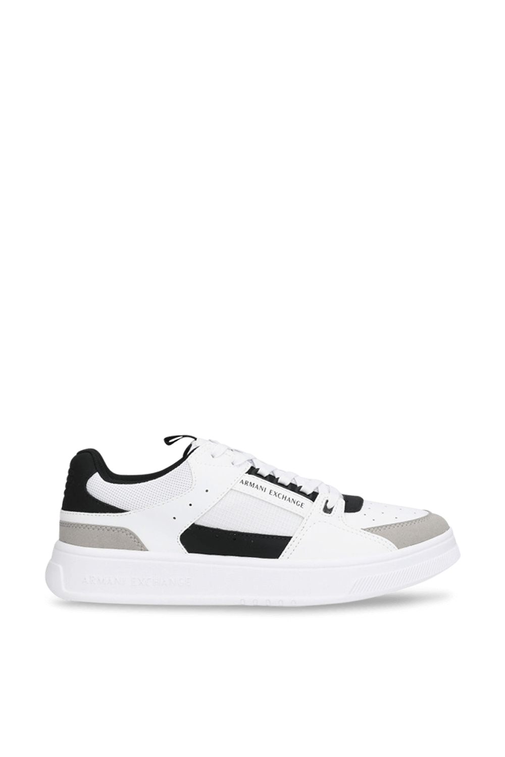 תמונה קידמית של נעלי סניקרס ARMANI EXCHANGE