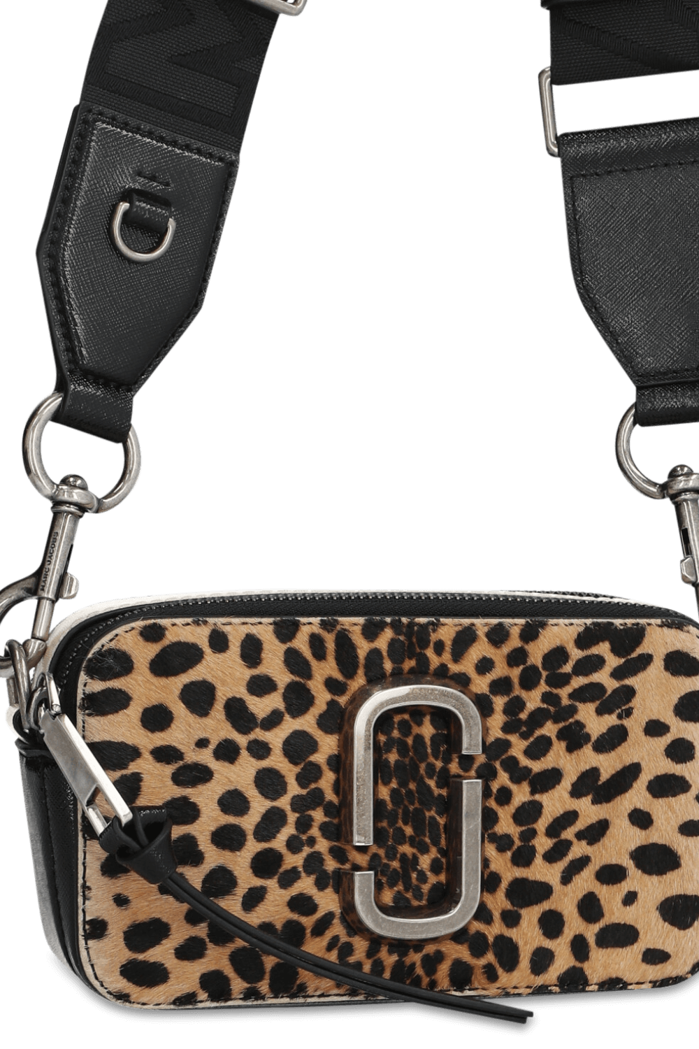 תמונת תקריב של תיק סנפשוט MARC JACOBS