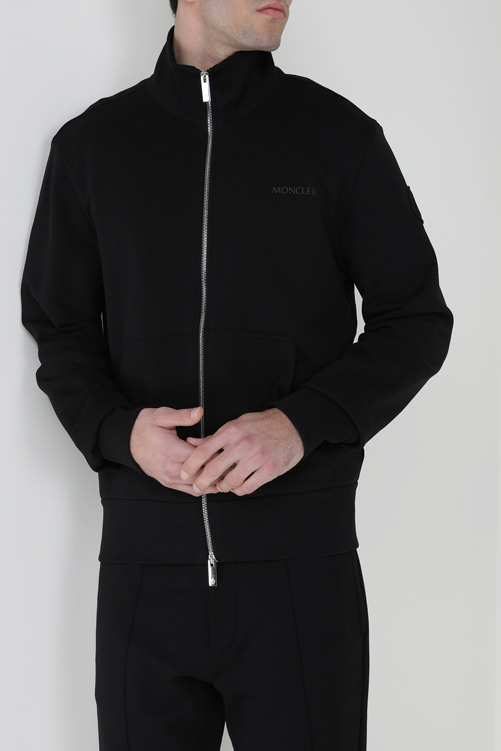 תמונת דוגמן קידמית של ז'קט MONCLER