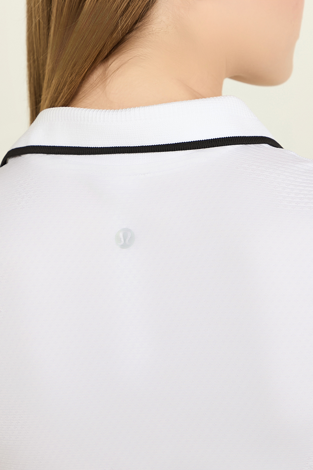 תמונת תקריב דוגמן של Swiftly Tech Sleeveless Polo Shirt *Colour Tip LULULEMON