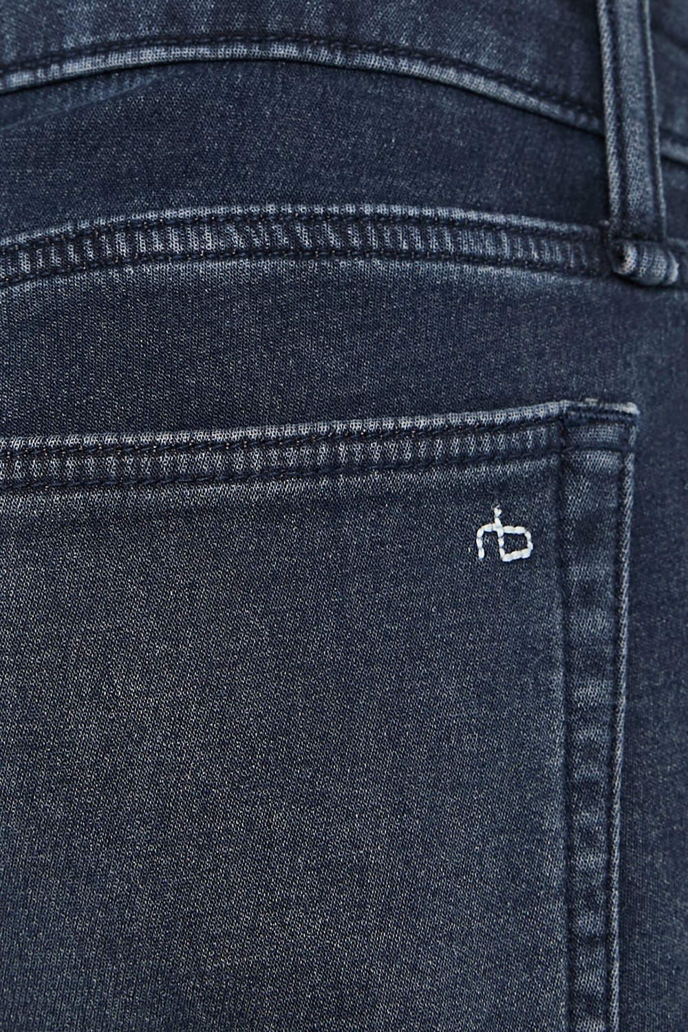 תמונת תקריב דוגמן של מכנסי ג'ינס RAG & BONE