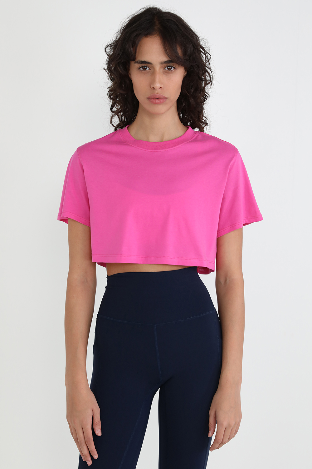 תמונת דוגמן קידמית של All Yours Croped Tee