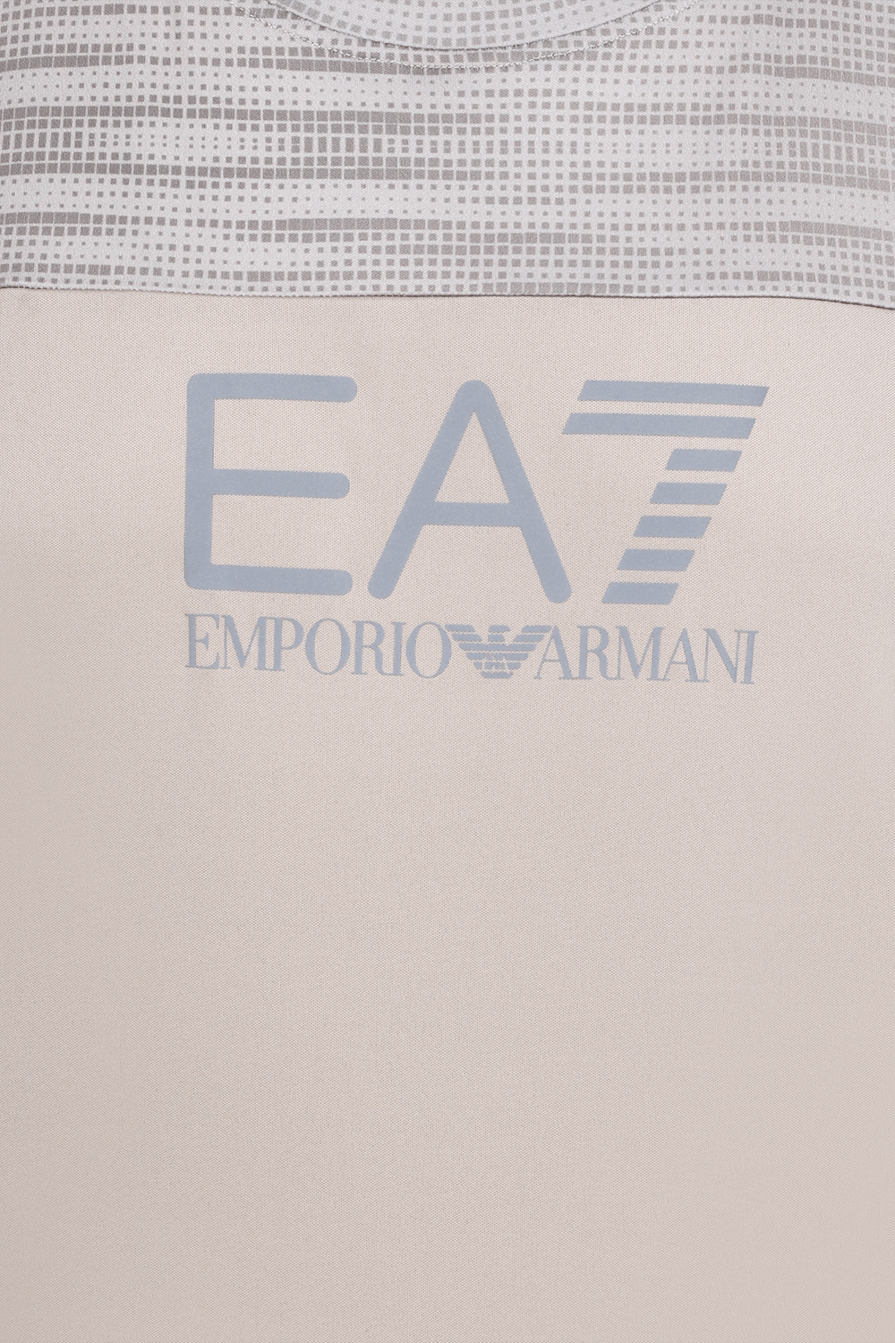 תמונה אחורית של חולצת לוגו טי EA7