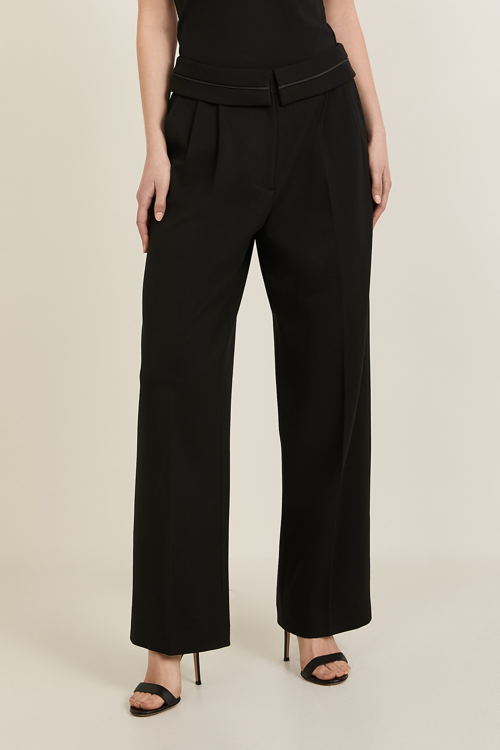 תמונת דוגמן קידמית של מכנסיים מחויטים RAG & BONE