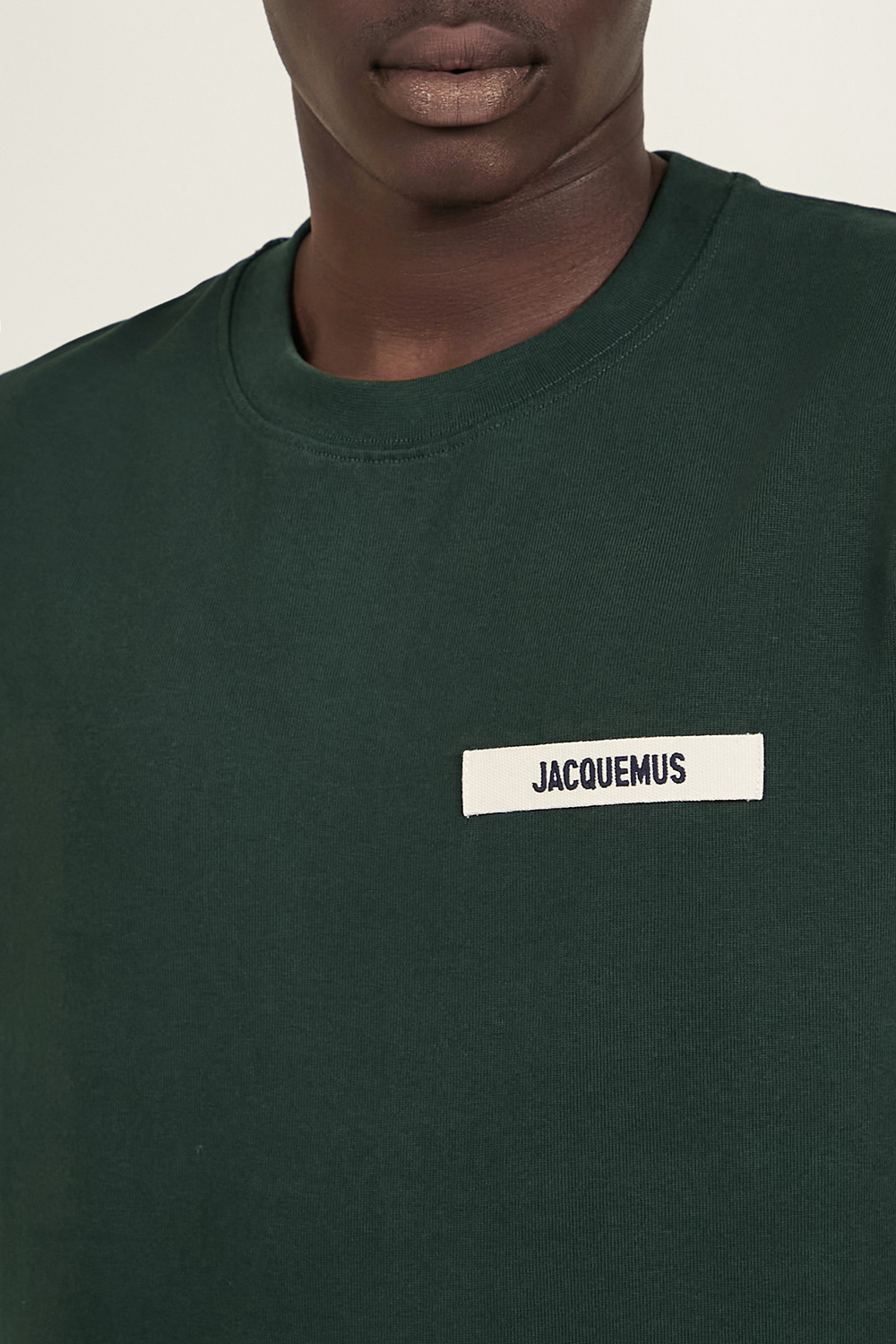 תמונת דוגמן אחורית של חולצת טי JACQUEMUS
