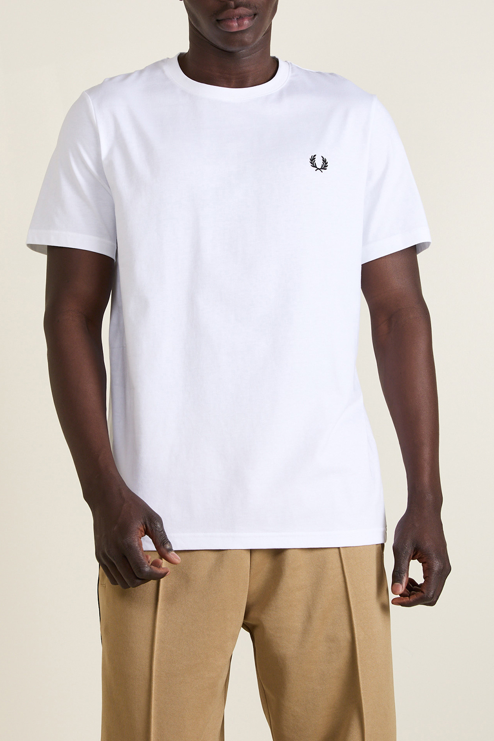 תמונת דוגמן קידמית של חולצת טי FRED PERRY