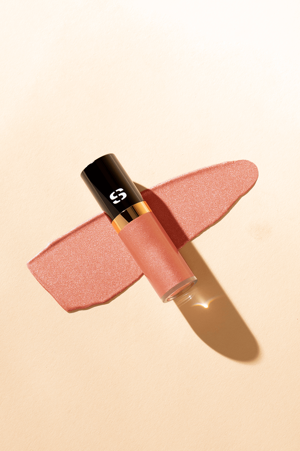 תמונת תקריב של Sisley Ombre Eclat Liquide 4 Coral SISLEY PARIS