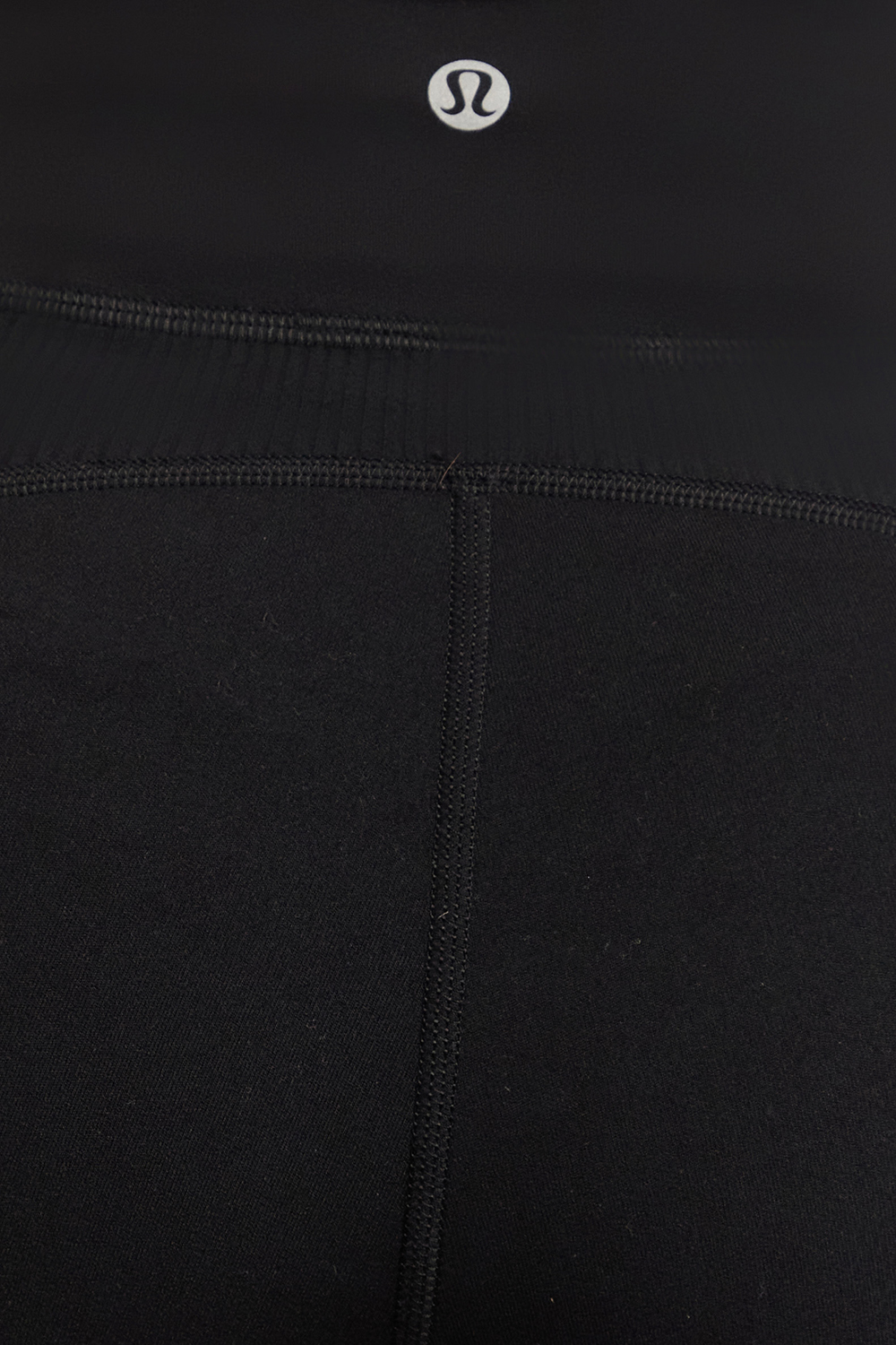 תמונת תקריב דוגמן של Groove High-Rise Ribbed Panel Tight 25 LULULEMON