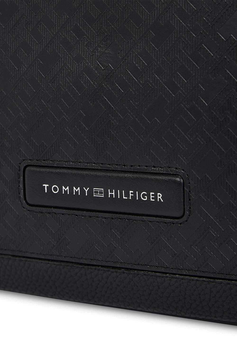 תמונת תקריב של תיק ללפטופ TOMMY HILFIGER