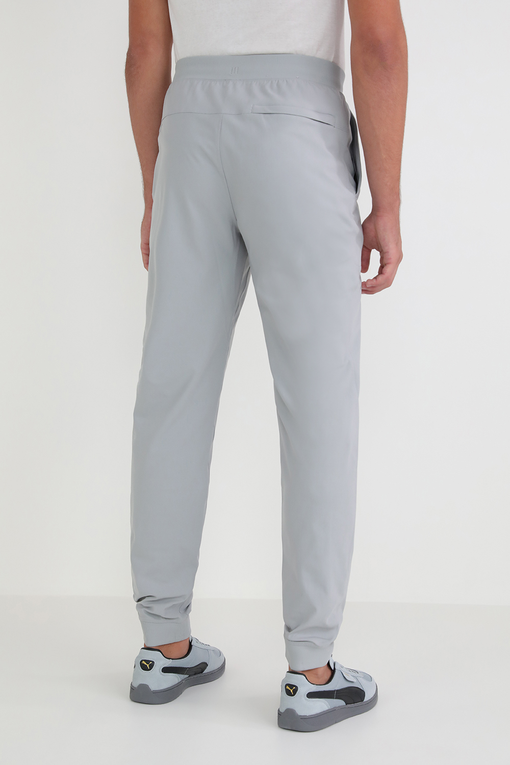 תמונת דוגמן אחורית של ABC Jogger Tall