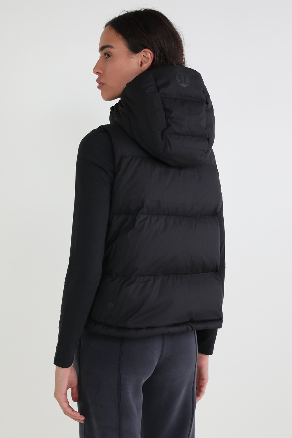 תמונת דוגמן אחורית של Wunder Puff Cropped Vest