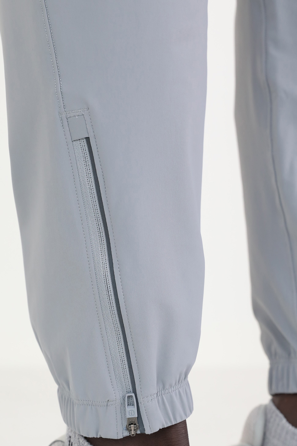 תמונת תקריב דוגמן של Surge Jogger
