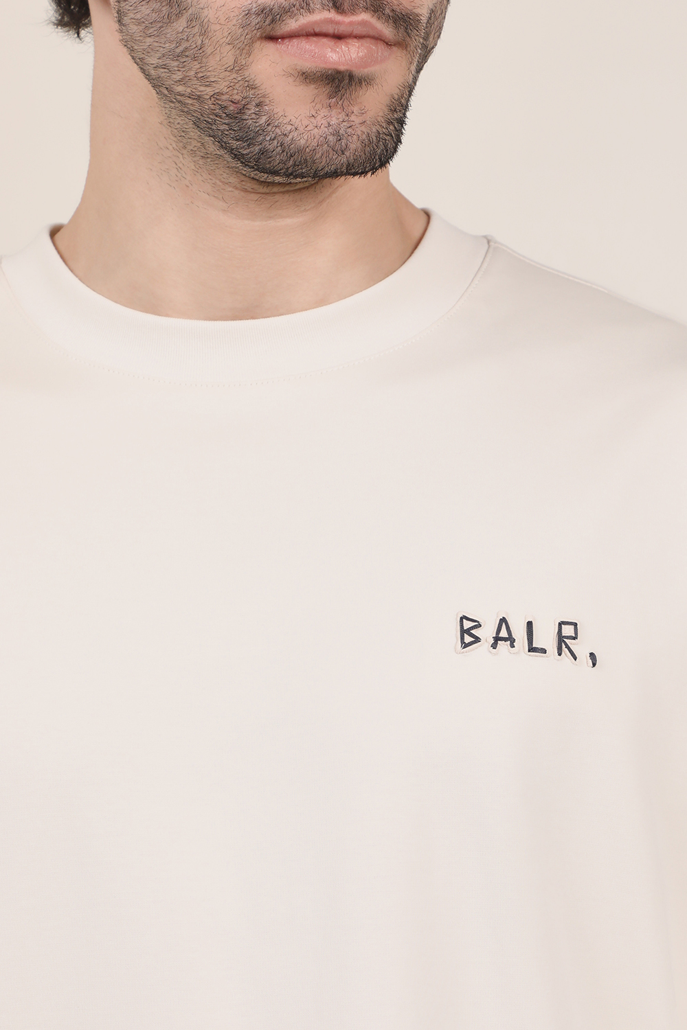 תמונת תקריב דוגמן של חולצת טי אוברסייז BALR